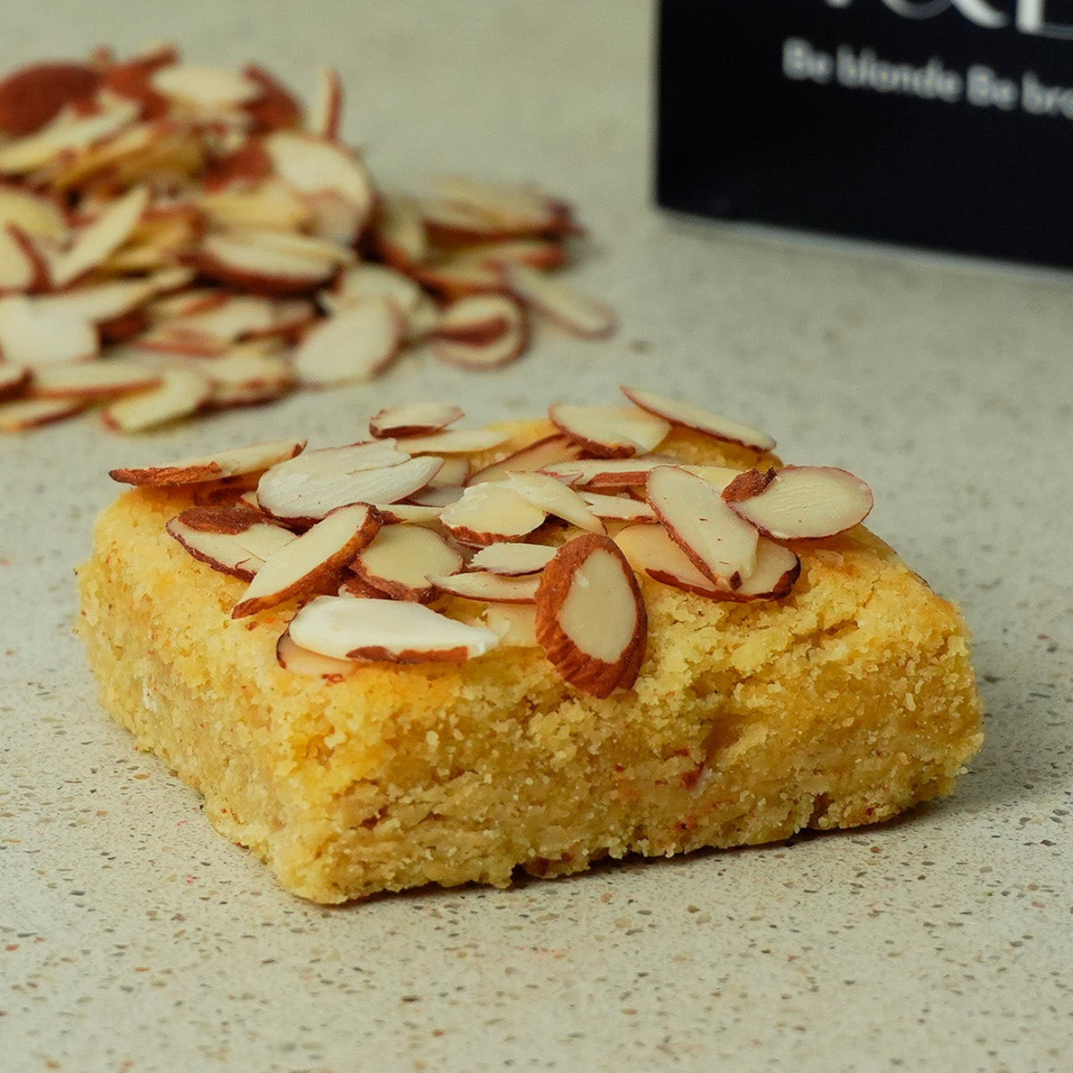 Blondie Almendras